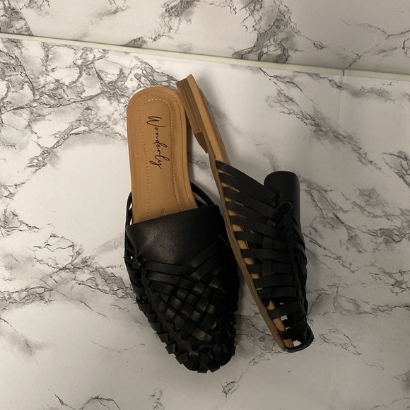 Wonderly Women Mules Closed Toe Size 6M - Picture 3 of 10